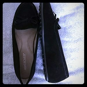 AEROSOLES black suede moccasin. Size 9.